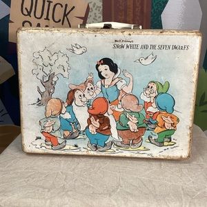 Vintage 1950’s WALT DISNEY SNOW WHITE AND THE SEVEN DWARFS LUNCH BOX
